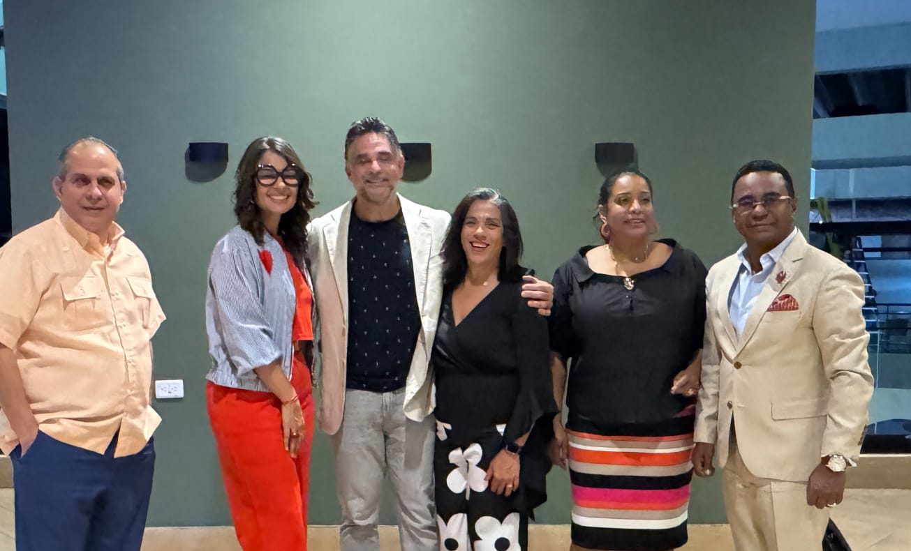 La Academia Club Naco presenta con éxito la conferencia-taller “La Fórmula del Matrinoviazgo”